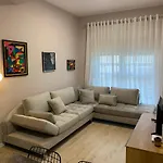 Lovely 1-Bedroom Condo In Tirana Wifi-Netflix-Ac